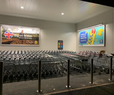 Supermarket electrical fittings
